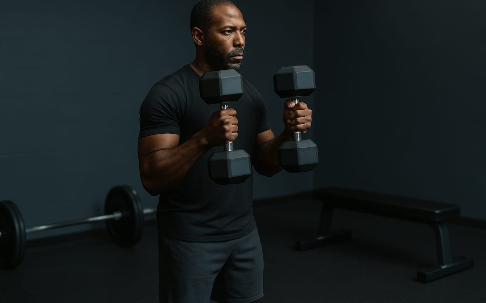 Hammer Curl — the working position of the movement