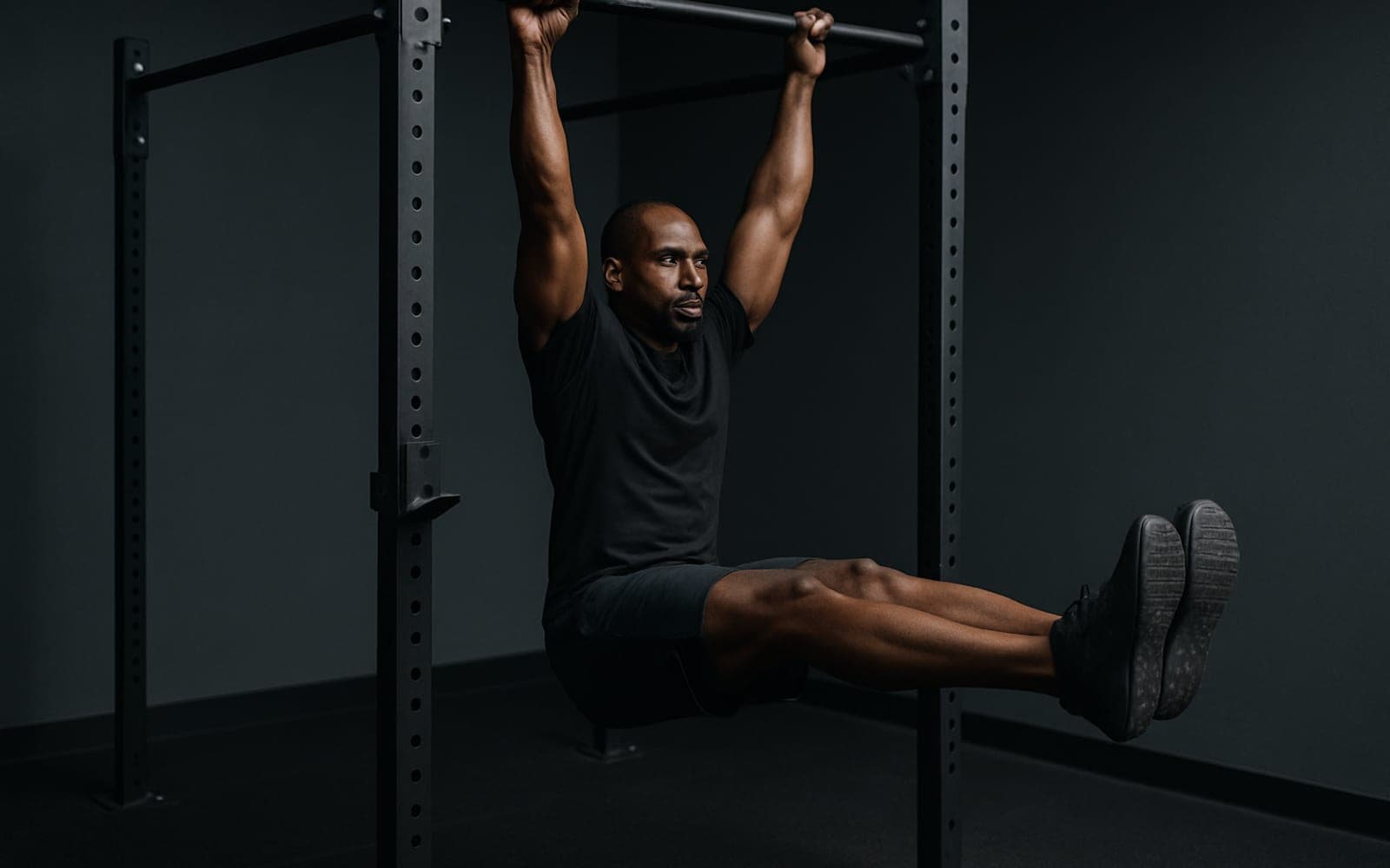 Hanging Leg Raise — working position